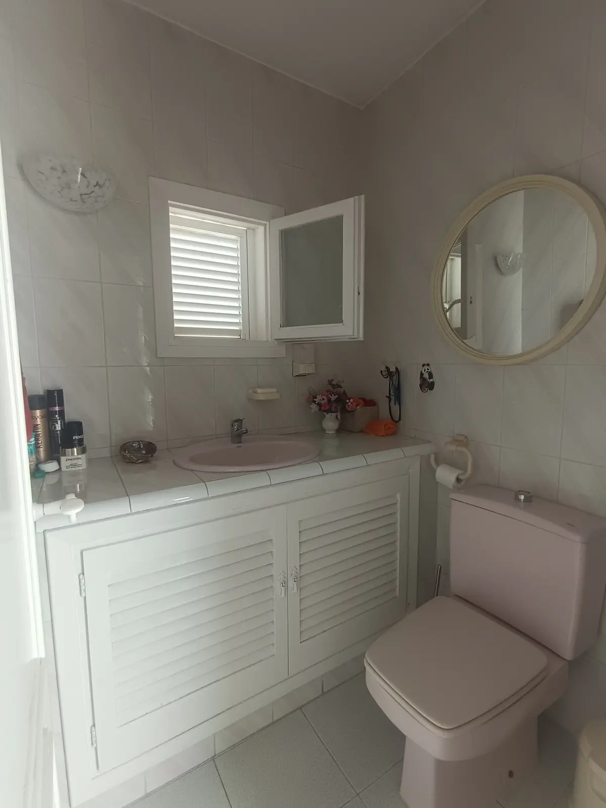 Bathroom with Mediterranean ceramic finishes - Bougainvillea 15
