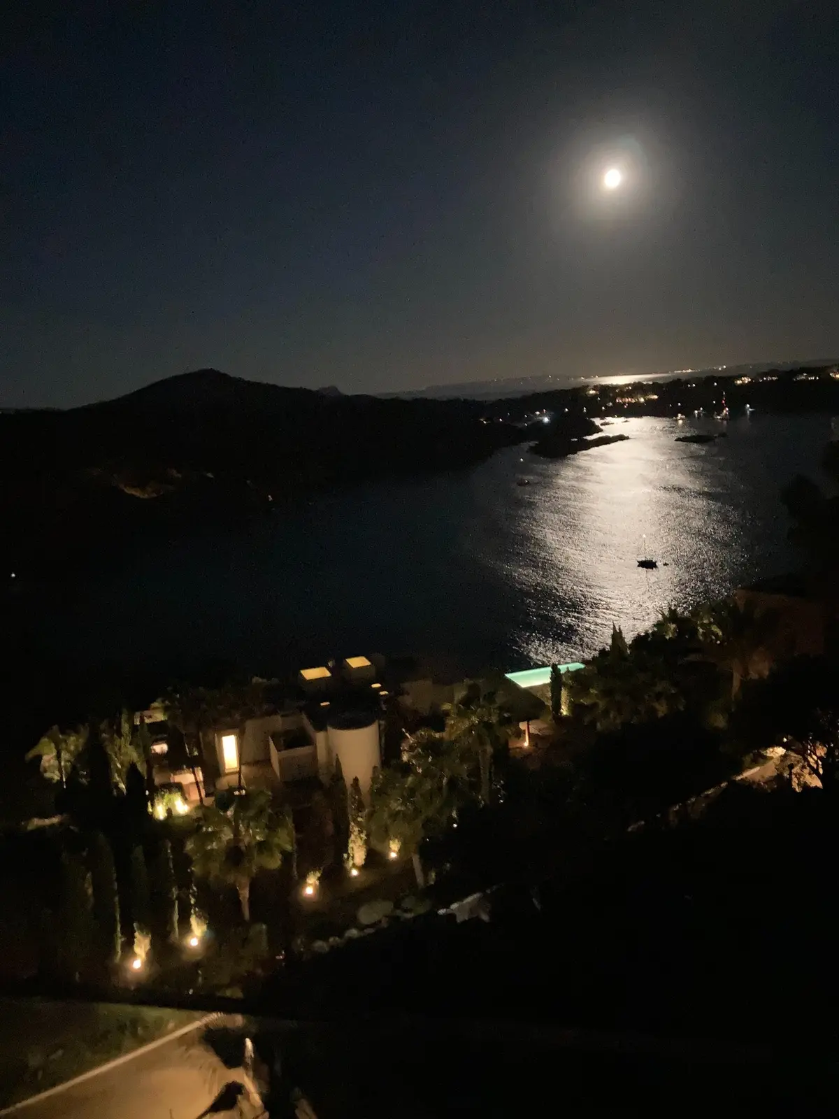 Twilight atmosphere in Vista Alegre - Bougainvillea 15