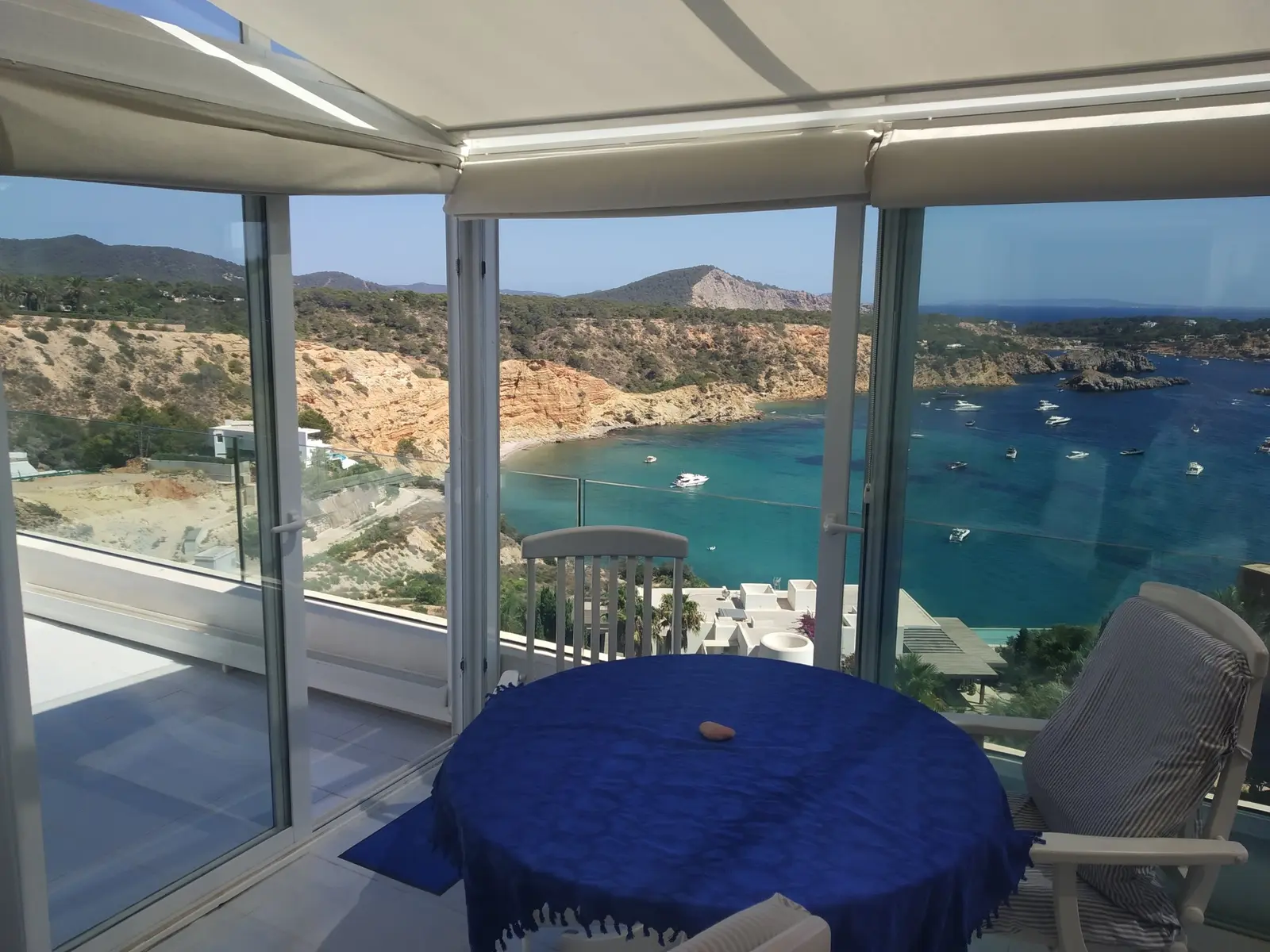 Glazed wintergarden with tranquil garden vistas - Bougainvillea 15